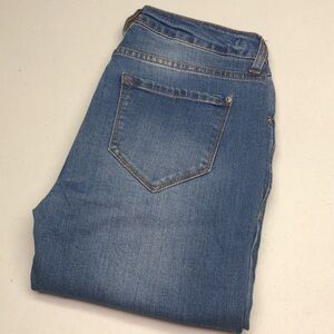 LIKE NEW KENZIE SLIM STRAIGHT JEANS 4/27x27 ⭐️